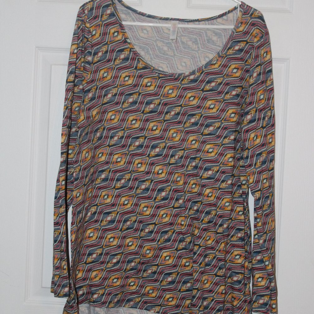 LuLaRoe Lynnae Long Sleeved Shirt